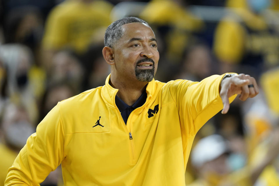 Michigan head coach Juwan Howard gives directions against San Diego State in the first half of an NCAA college basketball game in Ann Arbor, Mich., Saturday, Dec. 4, 2021. (AP Photo/Paul Sancya)