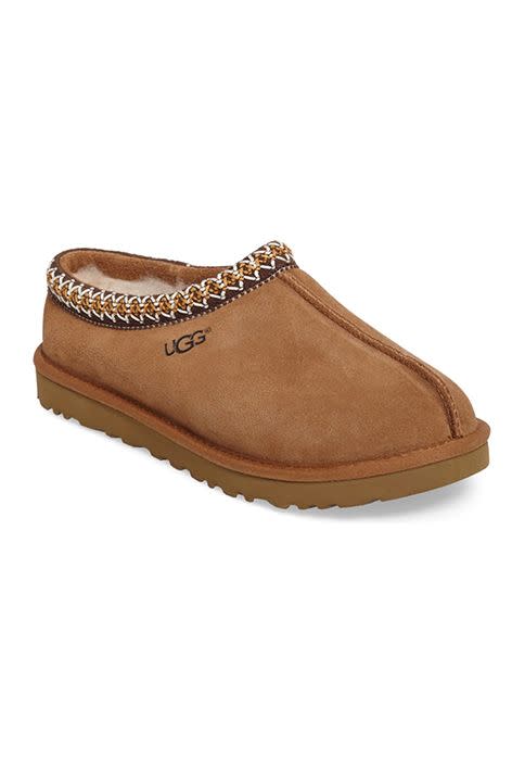 <p><a href="https://go.redirectingat.com?id=74968X1596630&url=https%3A%2F%2Fwww.nordstrom.com%2Fs%2Fugg-tasman-slipper-men%2F2792087&sref=https%3A%2F%2Fwww.oprahdaily.com%2Flife%2Fg32145632%2Ffather-daughter-gifts%2F" rel="nofollow noopener" target="_blank" data-ylk="slk:Shop Now;elm:context_link;itc:0;sec:content-canvas" class="link ">Shop Now</a></p><p>Tasman Slipper</p><p>$110.00</p><p>nordstrom.com</p><span class="copyright">Nordstrom</span>