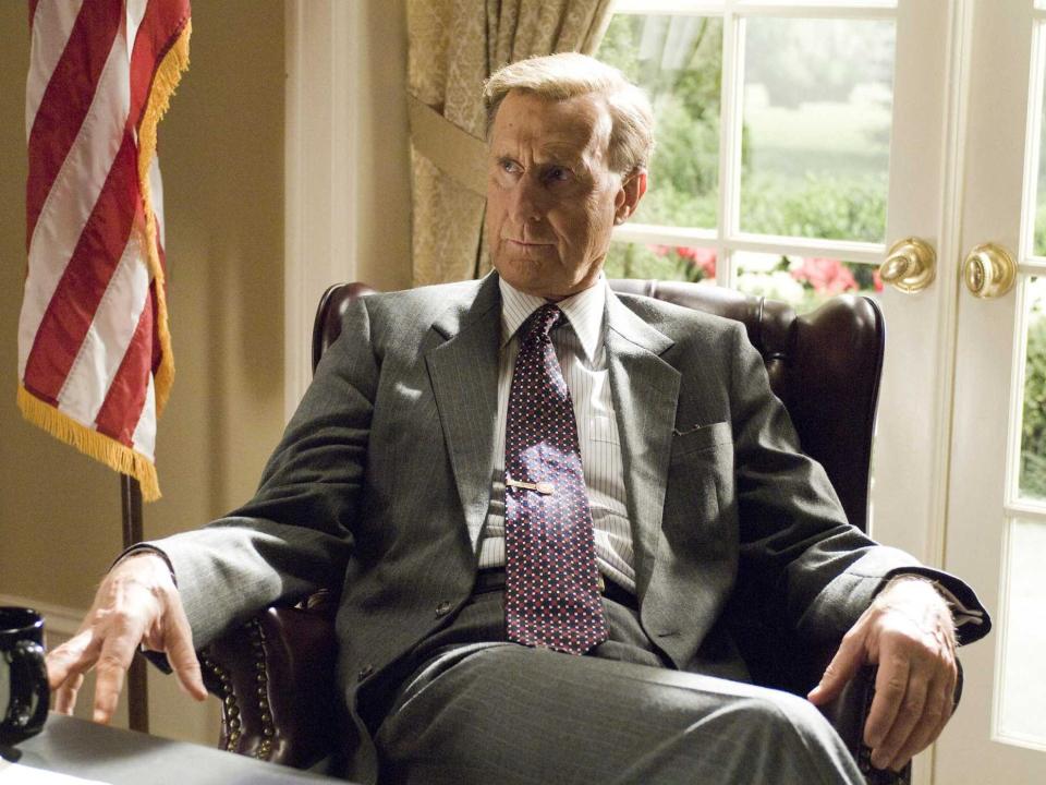 james cromwell as george hw bush w