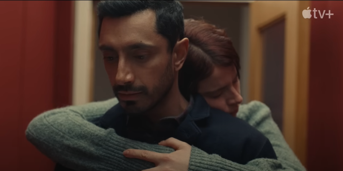 Riz Ahmed et Jessie Buckley testent l’art de la compatibilité dans le nouveau film Apple TV, « Fingernails ».