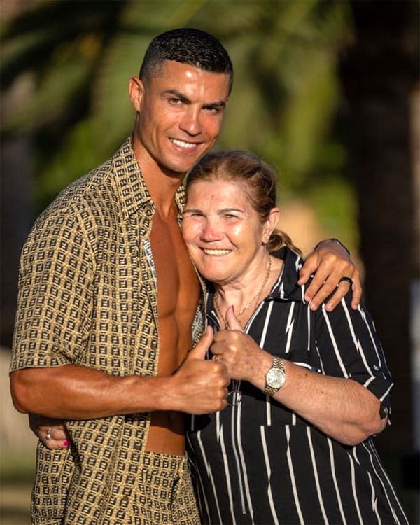 Cristiano Ronaldo con su madre