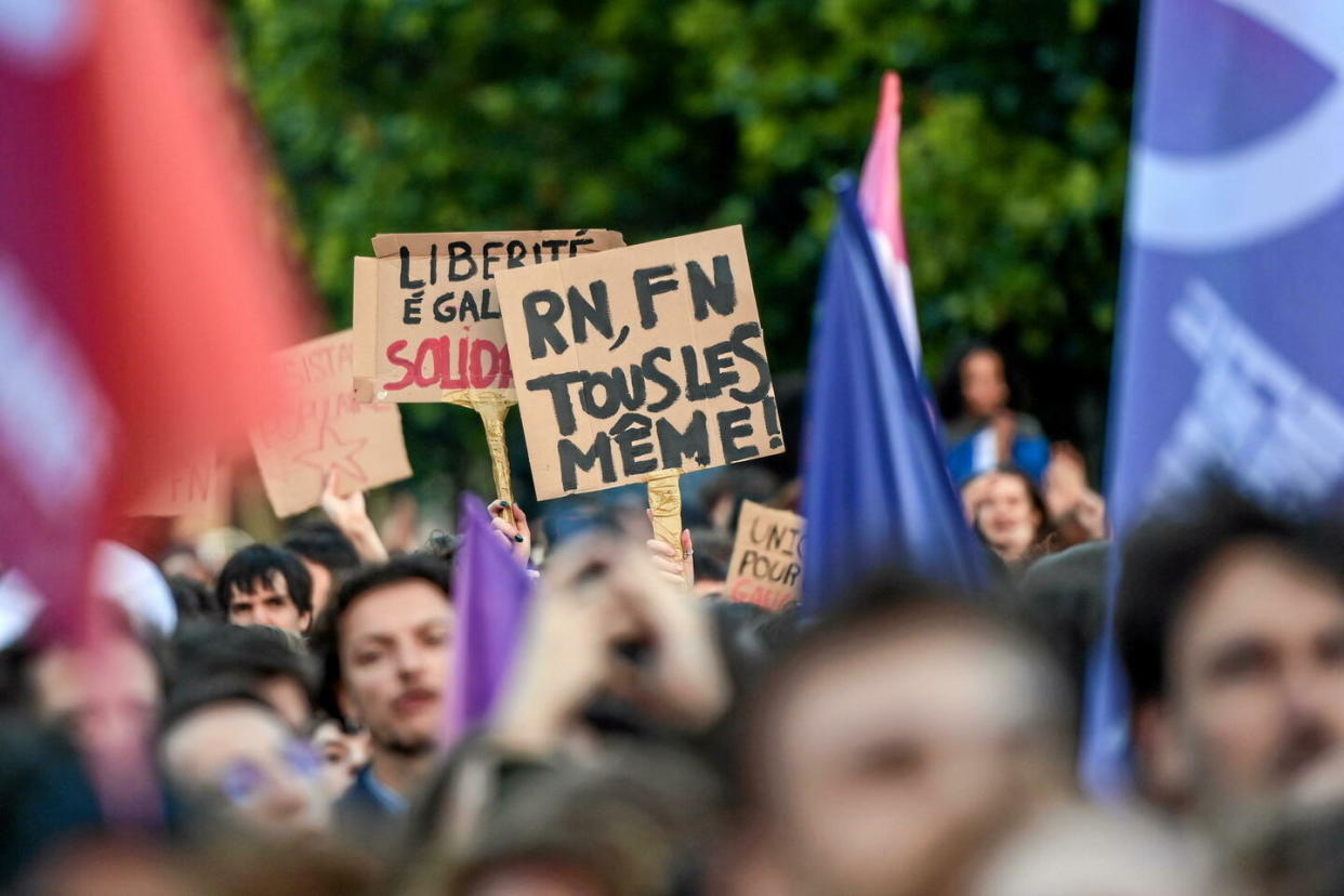 De nombreuses personnes se sont rassemblées lundi 10 Juin 2024 à Paris pour dire leur opposition a l'extrême droite.  - Credit:ISA HARSIN/SIPA