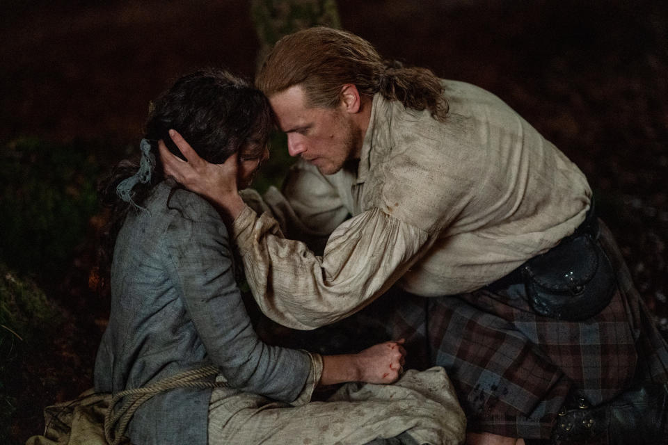 Jamie Saves Claire – “Never My Love” – Season 5, Episode 12