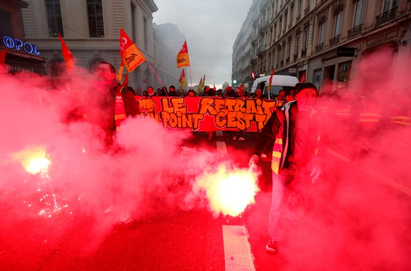 France faces its thirty-eight consecutive day of strikes