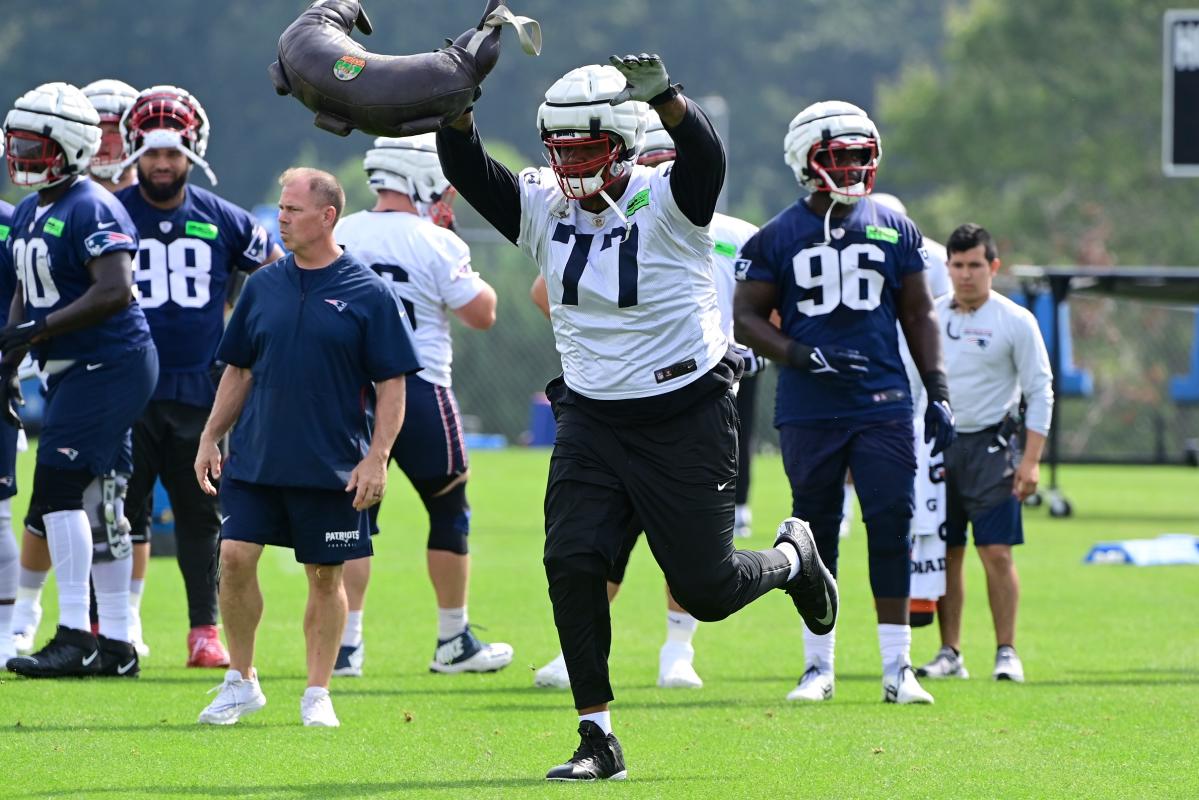 Trent Brown says an injury has led to his light workload in training camp  -- not a contract issue - CBS Boston