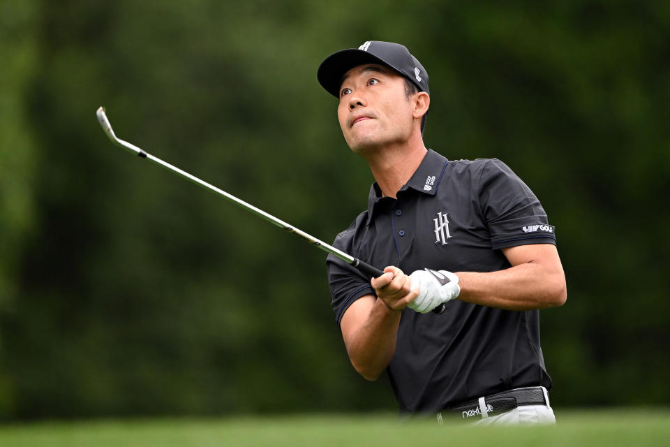 Kevin Na trying to hold on during the first round of The Masters