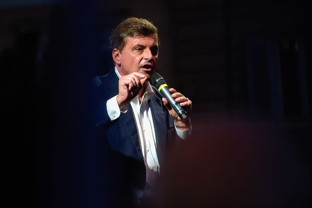 ROME, ITALY - 2021/10/01: Carlo Calenda, candidate for mayor of Rome speaks to supporters in Piazza del Popolo, before the closing rally of the electoral campaign for the municipal elections of 3 and 4 October 2021. (Photo by Vincenzo Nuzzolese/SOPA Images/LightRocket via Getty Images) (Photo: SOPA Images via Getty Images)