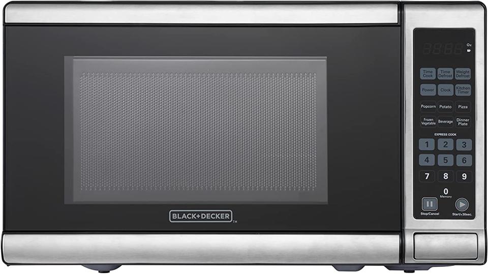 Black + Decker microwave