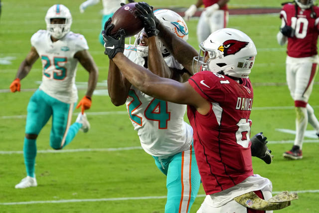 Tua and the Dolphins defeat Cardinals 34-31 for first win in Arizona since  1996