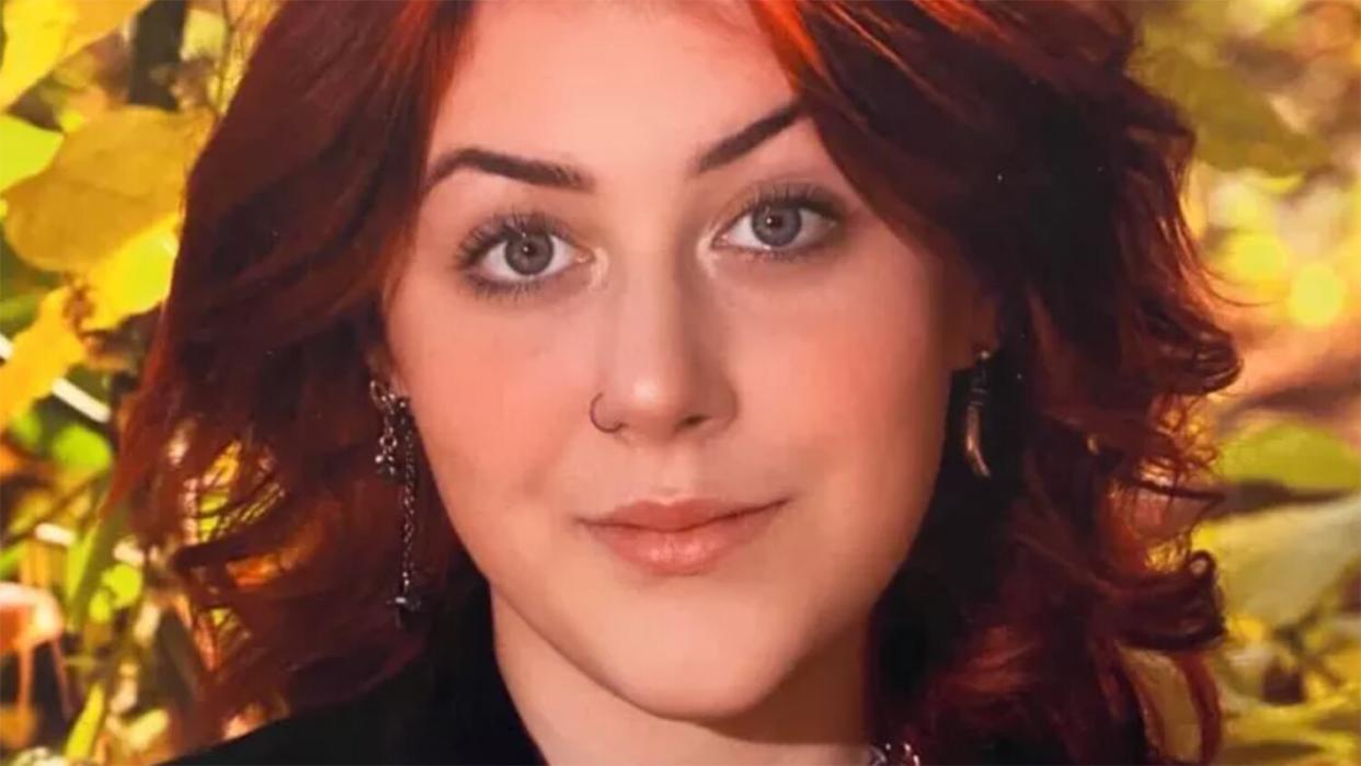Katelyn McCarthy High School Senior, 18, Dies After Being Struck by MBTA Train : ‘She was my whole life,’ Says Mom
