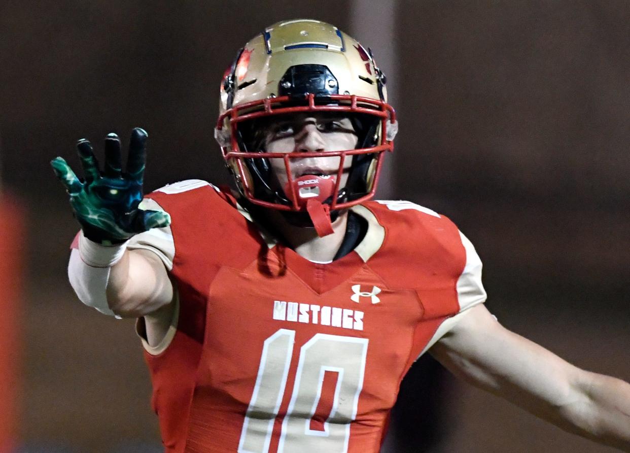 Coronado linebacker John Curry (10) was credited with 119 tackles, including 11 tackles for loss and seven sacks, during the 2022 regular season. He's scheduled to sign with Texas Tech on Wednesday, the first day of the national signing period.