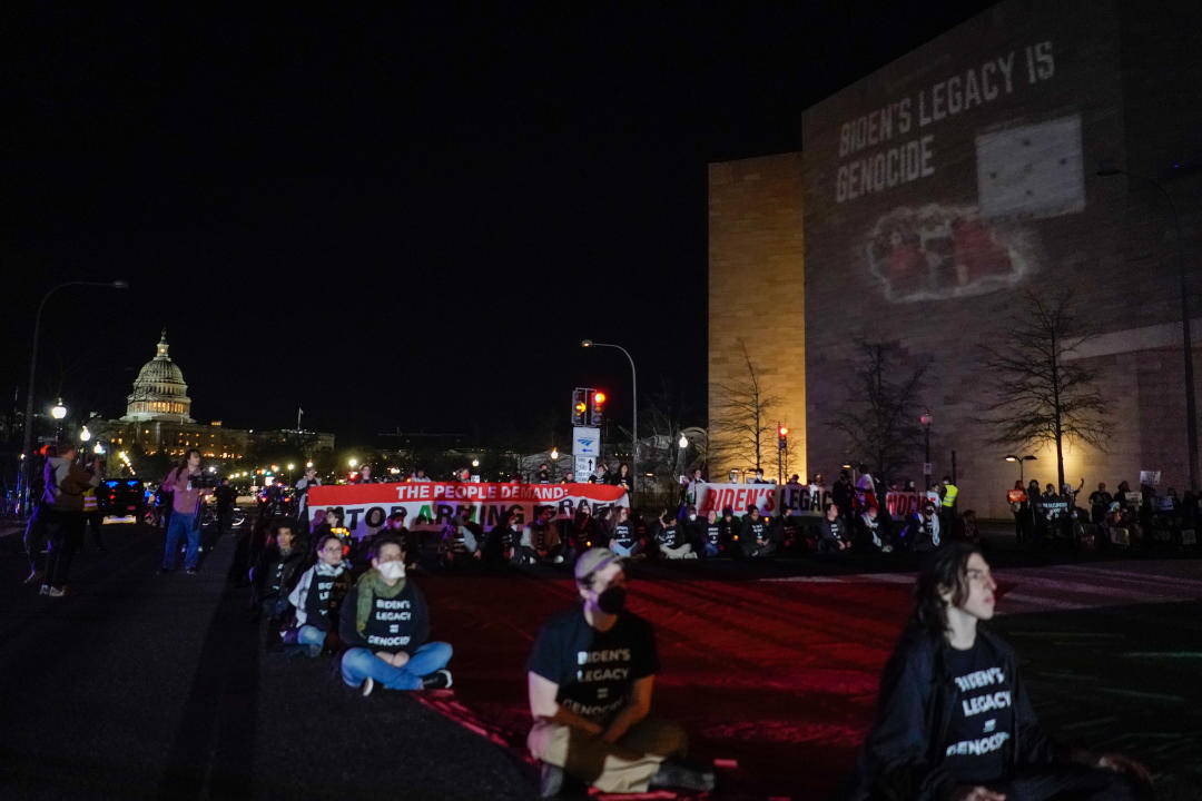 Demonstrators attempt to block Biden's motorcade 