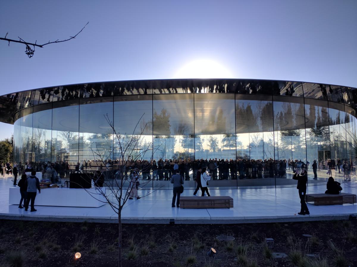 photo of US labor board accuses Apple of violating employees’ rights image