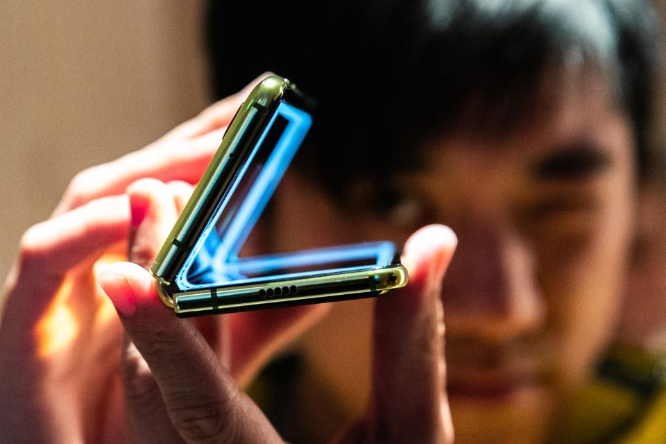 Why Samsung Had to Delay the Galaxy Foldable Phone