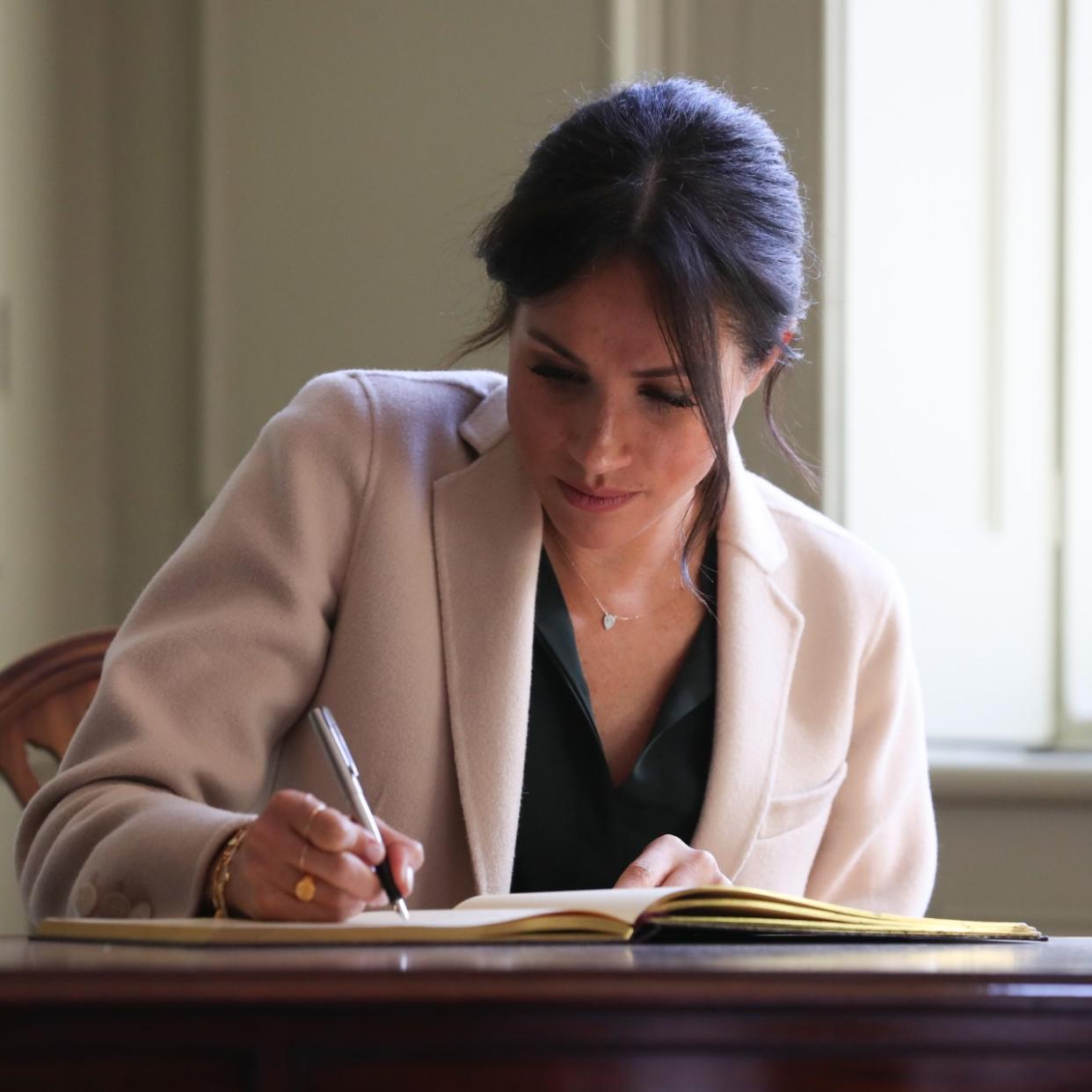  Meghan Markle handwriting. 