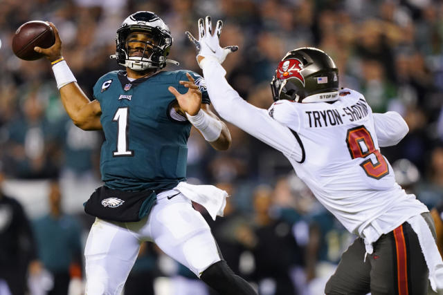 Who wins the Week 3 game between the Bucs and the Eagles?