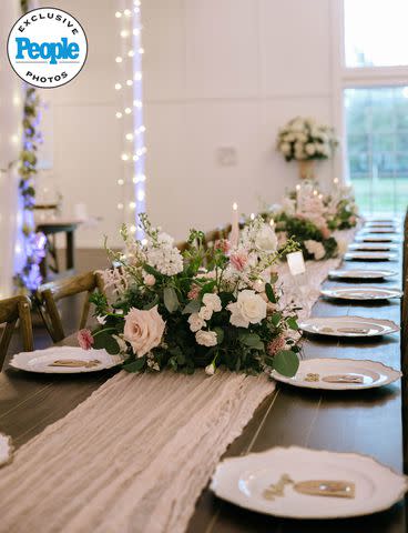 <p>Tiffany Maysonet Photography</p> The tablescape at Jared Kelderman and Kristi Ford's Florida wedding