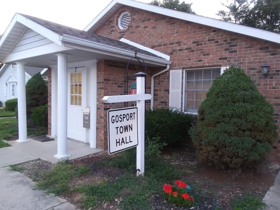 Meetings are not held in the air-conditioned Gosport Town Hall because it lacks appropriate space.