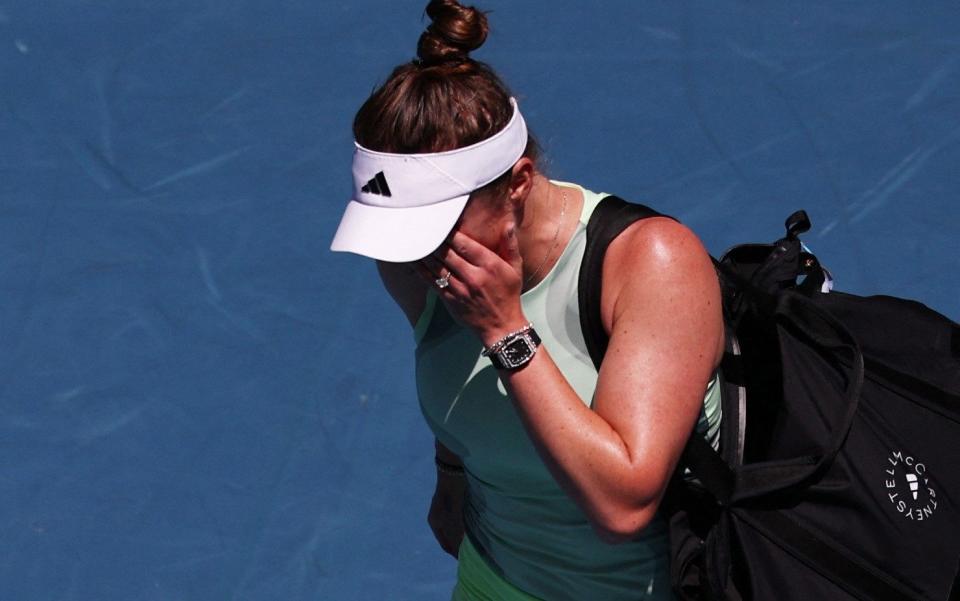 Elina Svitolina limps off court after she was forced to retire through injury