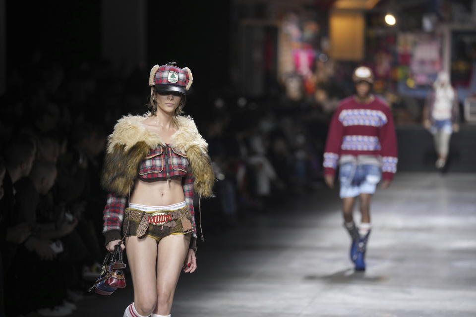 A model wears a creation as part of the DSquared2 menswear Fall-Winter 2023-24 collection presented in Milan, Italy, Friday, Jan. 13, 2023. (AP Photo/Antonio Calanni)