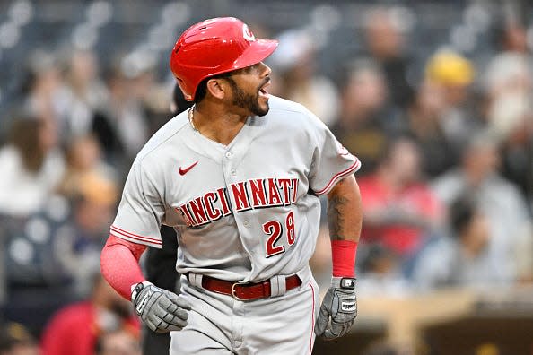 Reds call out Padres' Luke Voit over collision with catcher Tyler