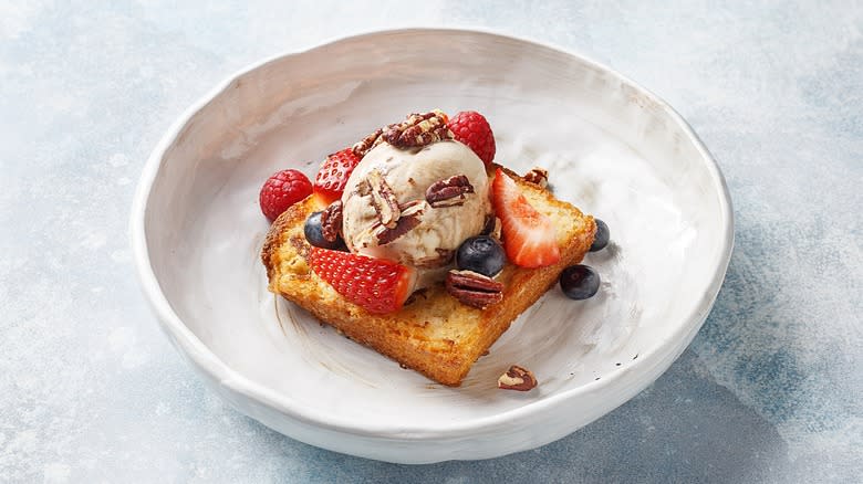 sweet bread with ice cream