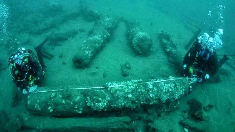 El buque Gloucester fue descubierto 340 años después de su hundimiento después de que buzos detectaran uno de sus cañones en el fondo del mar