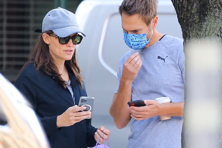 Jennifer Garner se pasea con su amor, el empresario John Miller