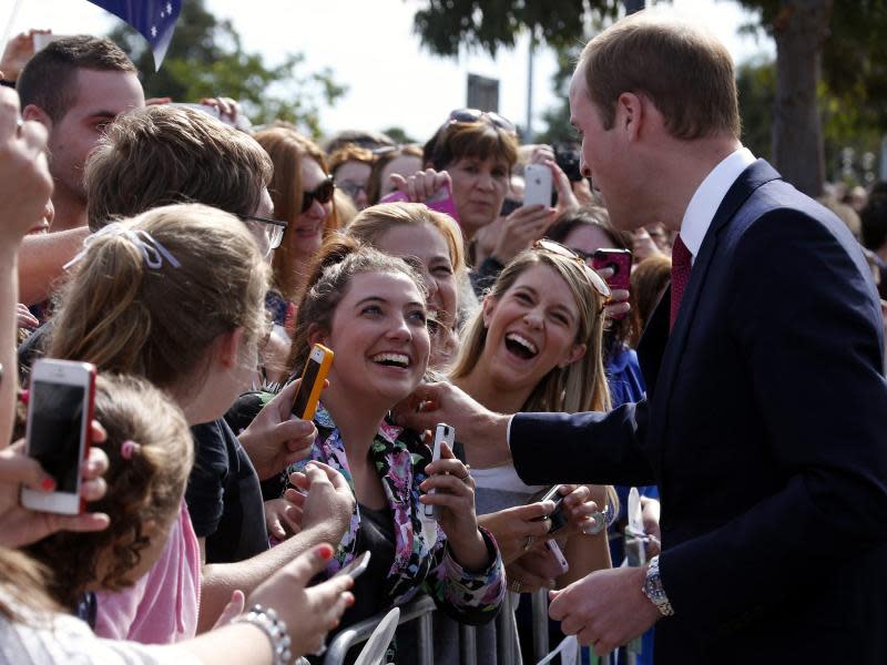 Auf Tuchfühlung: Prinz William in Adelaide. Foto: David Gray