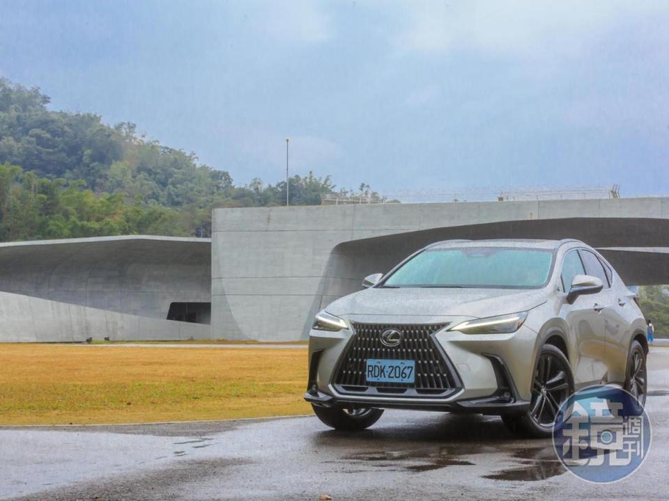 LEXUS NX 350h豪華版