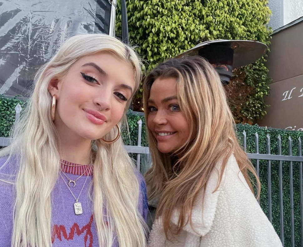 Sami Sheen poses for a photo with her mom, Denise Richards. (Photo: Instagram)