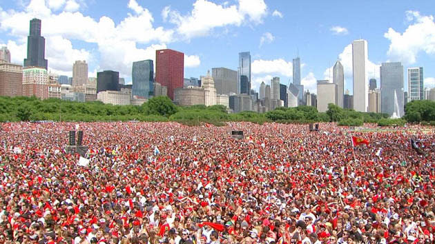 espnW: Chicago Blackhawk fans kick off summer of Stanley Cup celebrations -  ESPN