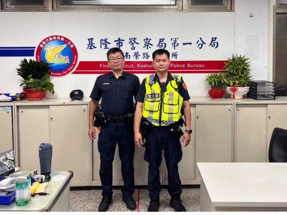 基隆市警察局第一分局南榮路派出所巡佐李嘉元、 警員鍾永泰。(記者宋紹誠翻攝)