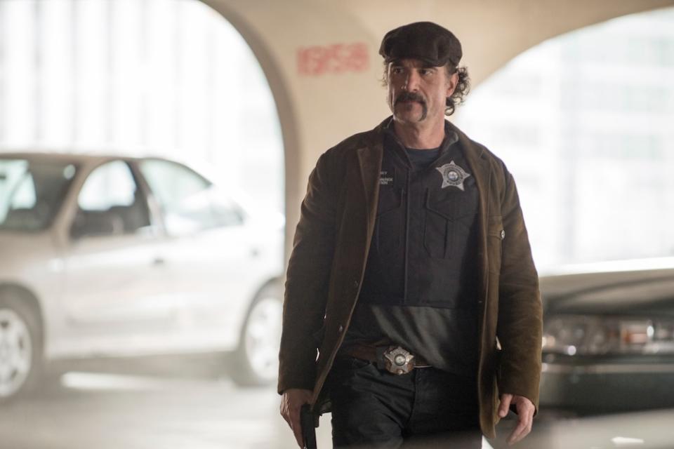 CHICAGO P.D. -- "Debts of the Past" Episode 304 -- Pictured: Elias Koteas as Alvin Olinsky -- (Photo by: Matt Dinerstein/NBC)