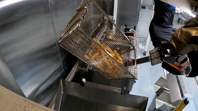 Robots to make hot chips in fast food restaurants across the U.S.