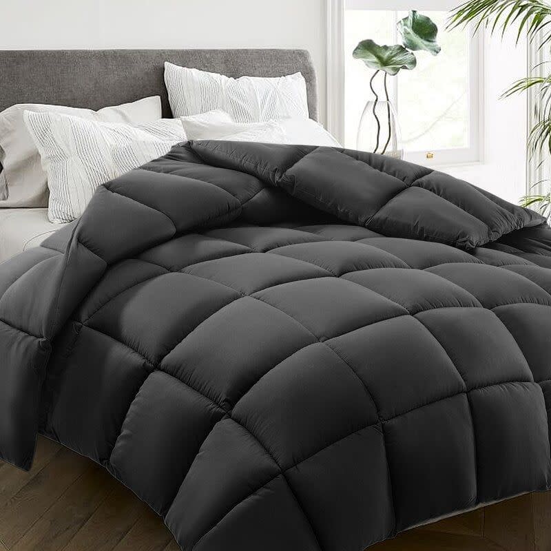 9) Luxury Solid Down Alternative Comforter