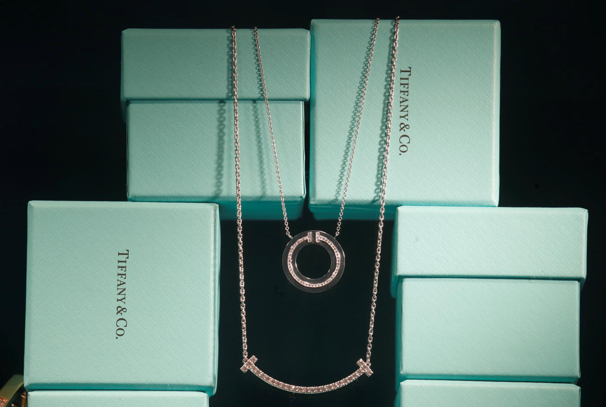 Dueling over diamonds: LVMH says Tiffany not worth buyout