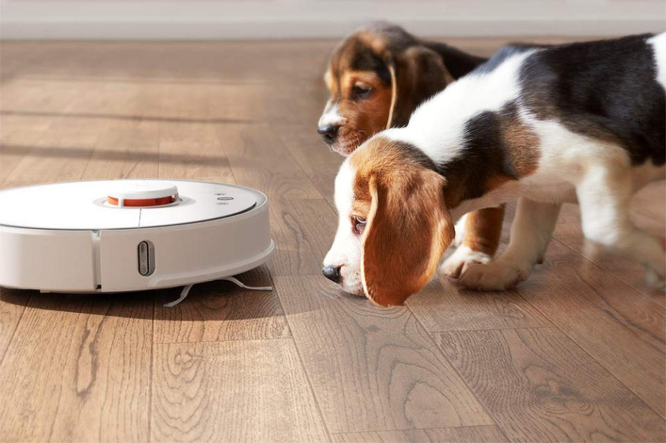 Save $130 on the Roborock robot vacuum and mop. (Photo: Amazon)