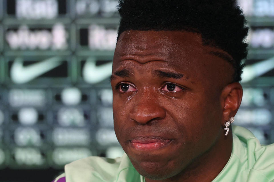 Vinicius Junior, victime de racisme dans le milieu du football, s’effondre en larmes devant les journalistes (Photo de Vinicius Junior prise le 25 mars 2024)