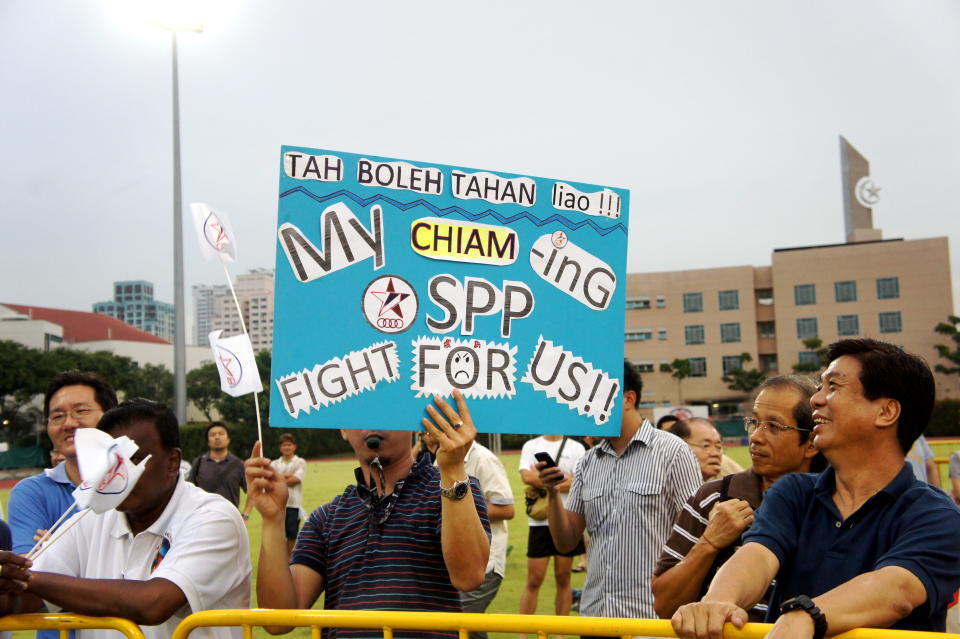 SPP supporters and their banners. (Yahoo! photo/ Alicia Wong)