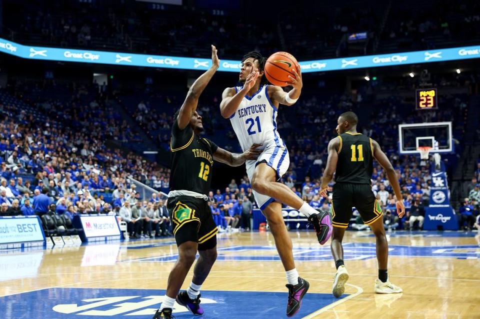 Kentucky Wildcats guard D.J. Wagner (21) drives to the basket against Kentucky State during the exhibition game at Rupp Arena in Lexington, Ky, Thursday, November 2, 2023.