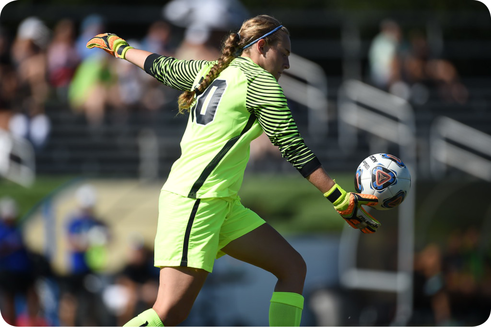 leeann passaro playing in a college soccer match