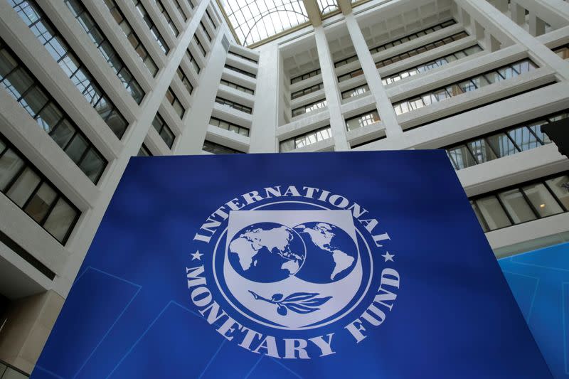 FOTO DE ARCHIVO. El Logo del Fondo Monetario Internacional (FMI) en Washington