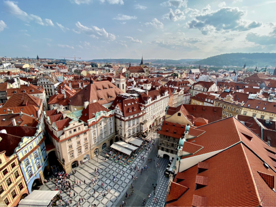 在布拉格歷史中心的建築物皆受到高度限制。圖／劉郁葶　提供