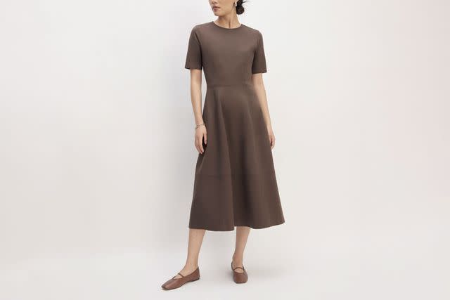 <p>Everlane</p>