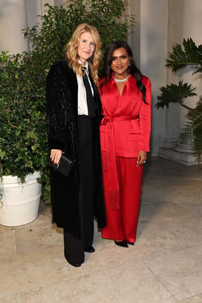 SAN MARINO, CALIFORNIA – OCTOBER 13: (L-R) Laura Dern and Mindy Kaling attend the Ralph Lauren SS23 Runway Show at The Huntington Library, Art Collections, and Botanical Gardens on October 13, 2022 in San Marino, California.