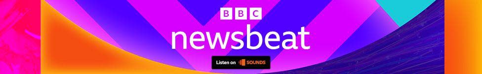 Un logo BBC Newsbeat sur un fond coloré de formes croisées violet, violet, orange et bleu clair