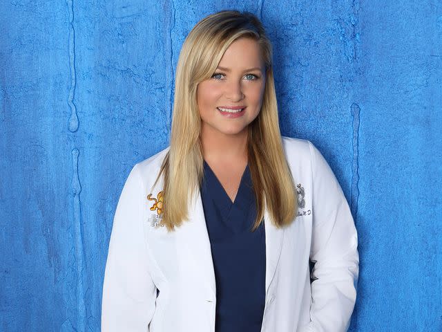 <p>Bob D'Amico/Disney General Entertainment Content via Getty</p> Jessica Capshaw as Dr. Arizona Robbins on "Grey's Anatomy"