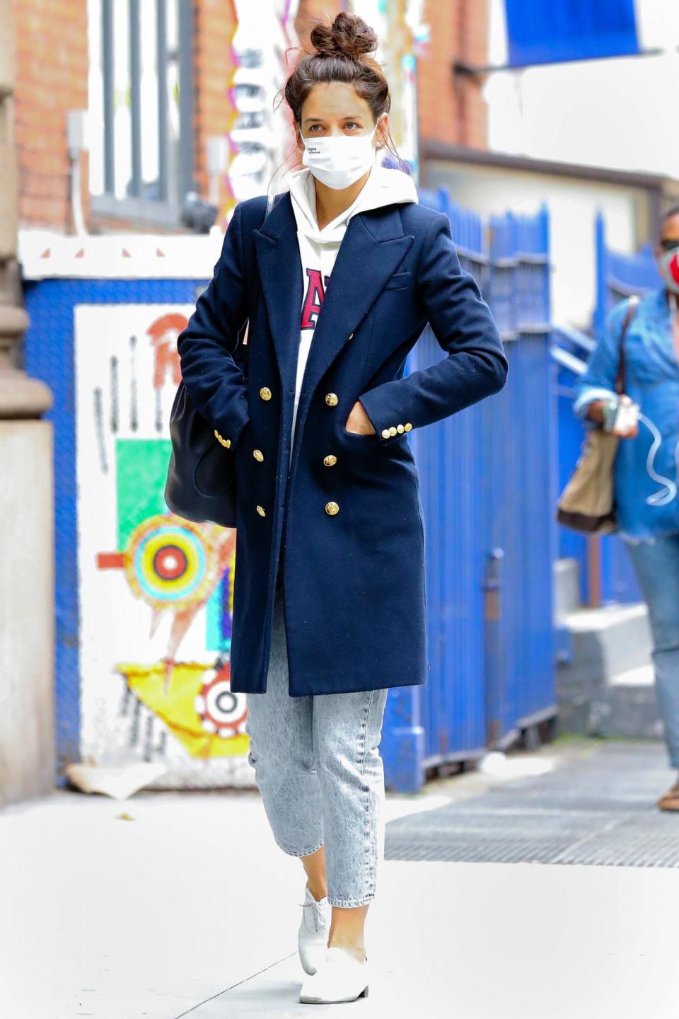 <p>Katie Holmes is dressed for fall as she walks around N.Y.C. on Thursday.</p>