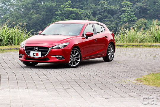 Mazda 3於內於外表現都極為均衡，美型魂動外觀更是最吸引人的特色。